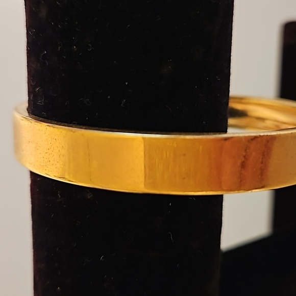 Vintage MONET Goldtone 2 1/2"Dia. Bangle Bracelet - Picture 4 of 5